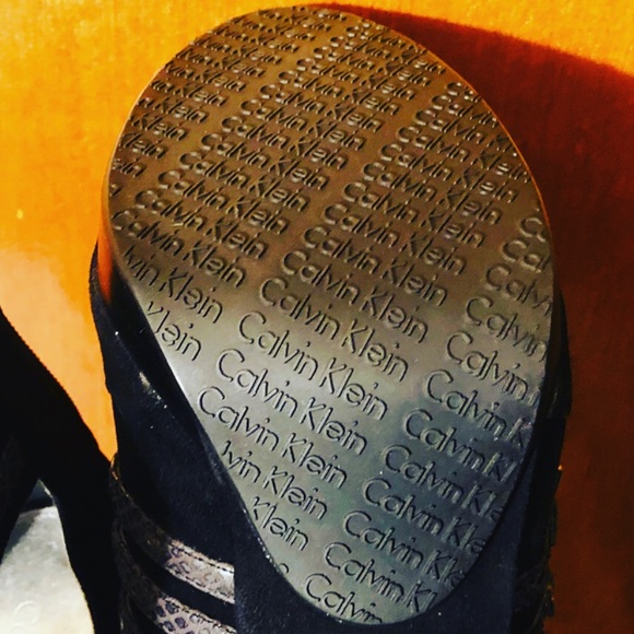 🤩🤩Brand New Calvin Klein Sandals🤩🤩 - Picture 5 of 5